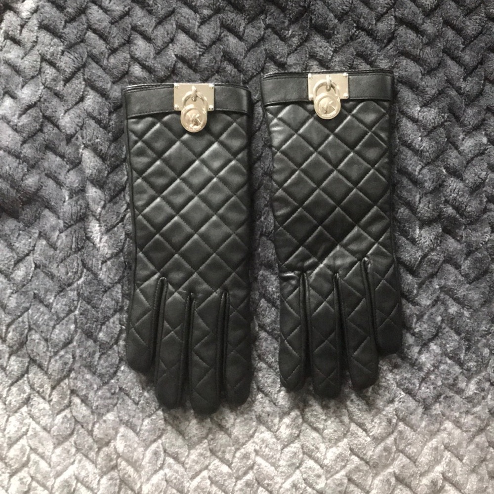 Black leather Michael Kors gloves